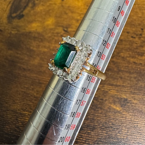 Vintage Emerald Green and Gold Halo Ring - Picture 12 of 14